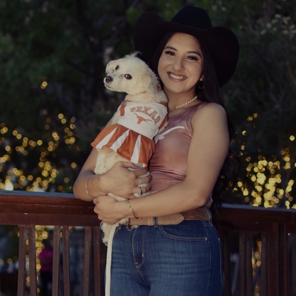 Meet your Posher, Veronica - Picture 11 of 16